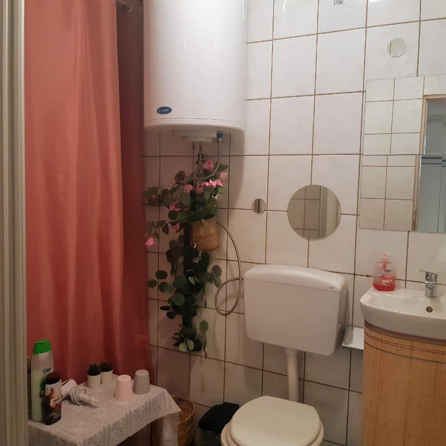 Fassbinder Klause Mit Mini-Terrasse Apartment Sankt Veit an der Glan Exterior photo